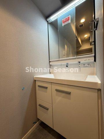 【独立洗面台】 | 新たに洗面化粧台交換済み！収納を活用すれば生活感が出にくくなります◎