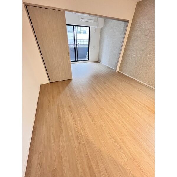 スプランディッド新大阪VIの洋室
