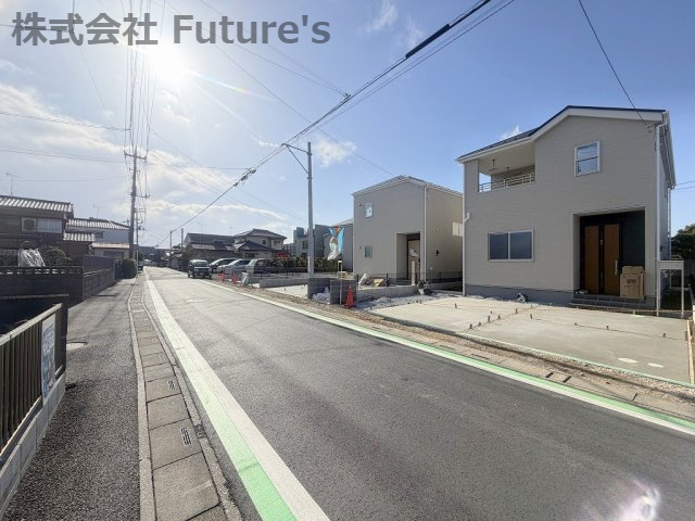 三郷市彦糸1丁目　新築戸建　全5棟　1号棟の前面道路含む現地写真|前面道路含む現地写真です。