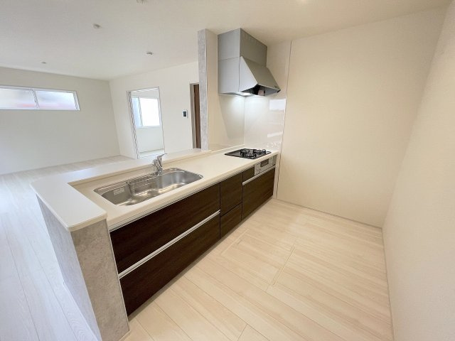 三郷市彦糸1丁目　新築戸建　全5棟　1号棟のキッチン|同施工会社の参考写真になります。