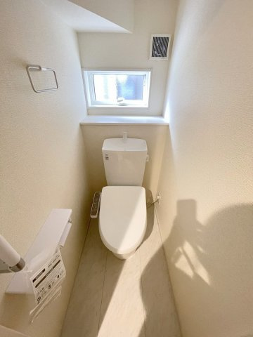 三郷市彦糸1丁目　新築戸建　全5棟　1号棟のトイレ|同施工会社の参考写真になります。