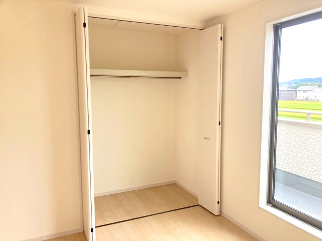 リーブルガーデンＳ第13渋川八木原　2号棟の収納|2階:洋室2収納です
