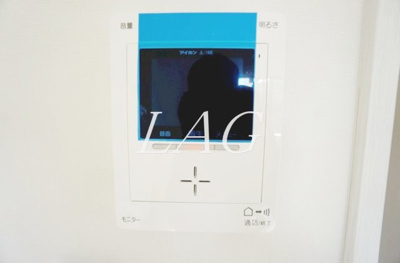 【セキュリティ】 | ＫＭメゾン | モニター付きインターフォンです。