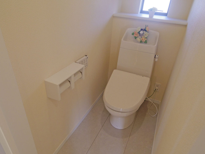 【トイレ】 | 裾野深良Ⅰ 新築建売分譲住宅 建物＋土地 TW05935 | 裾野市深良A号棟　2Fトイレ ※令和8年2月14日撮影写真