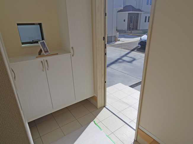 【玄関】 | 裾野深良Ⅰ 新築建売分譲住宅 建物＋土地 TW05935 | 裾野市深良A号棟　玄関 ※令和8年2月14日撮影写真