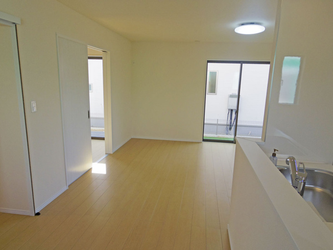 【居間・リビング】 | 裾野深良Ⅰ 新築建売分譲住宅 建物＋土地 TW05935 | 裾野市深良A号棟　リビング ※令和8年2月14日撮影写真