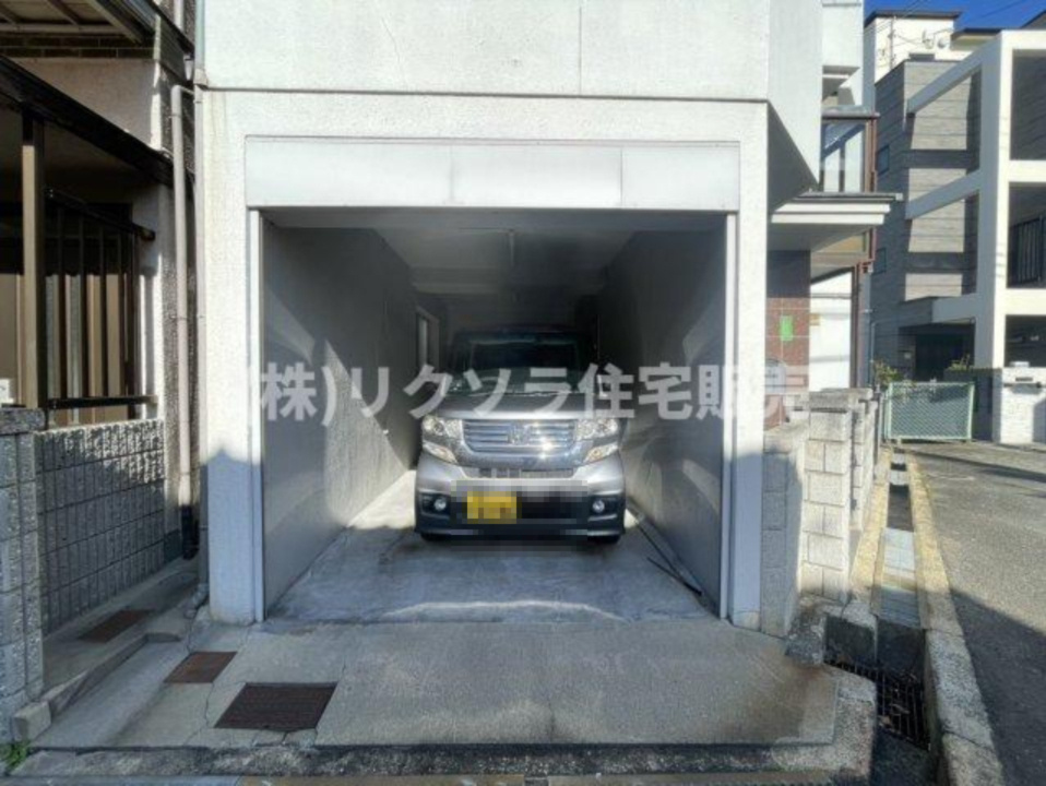 河北中町　中古一戸建ての駐車場|ビルトインガレージ
■物件内覧・資金計画相談・住宅ローン相談、リフォーム相談、お問合せ受付中■
※当日・翌日のご内覧、ご相談はお電話でのお問合せがスムーズです！