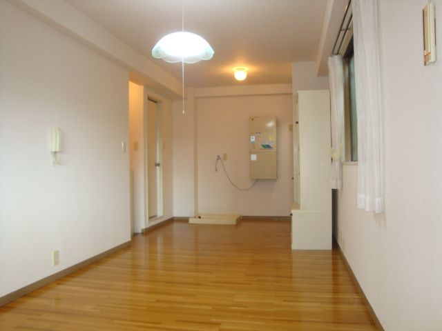 フォセット宝塚の居間・リビング