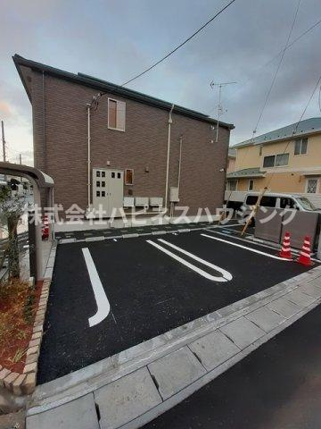 レジデンス　カサノⅣの駐車場