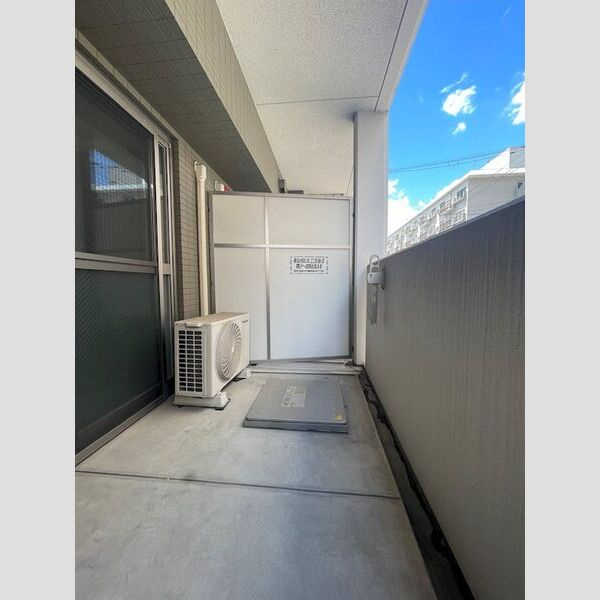 ルヴェール新大阪のバルコニー