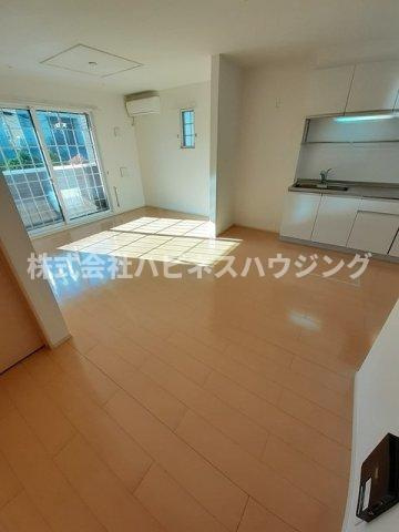 サンシャインビレッジアゼリアＢの居間・リビング