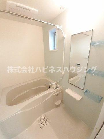 サンシャインビレッジアゼリアＢの浴室