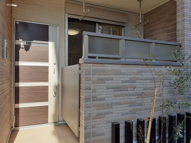 パール・トゥ・シャイン恵梨のエントランス