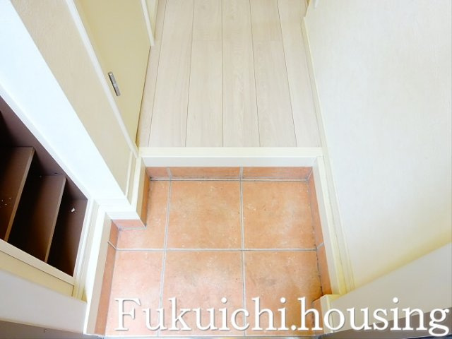 アンソレイユ経堂の玄関