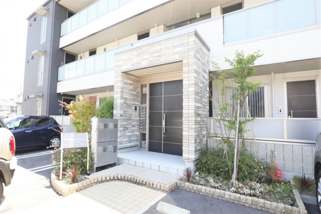 シャーメゾン　フォレストのエントランス