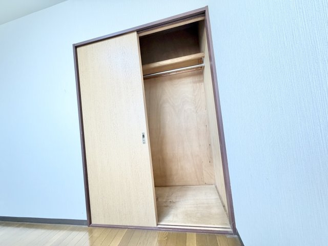 グリーンハイムの収納|※別部屋参考写真