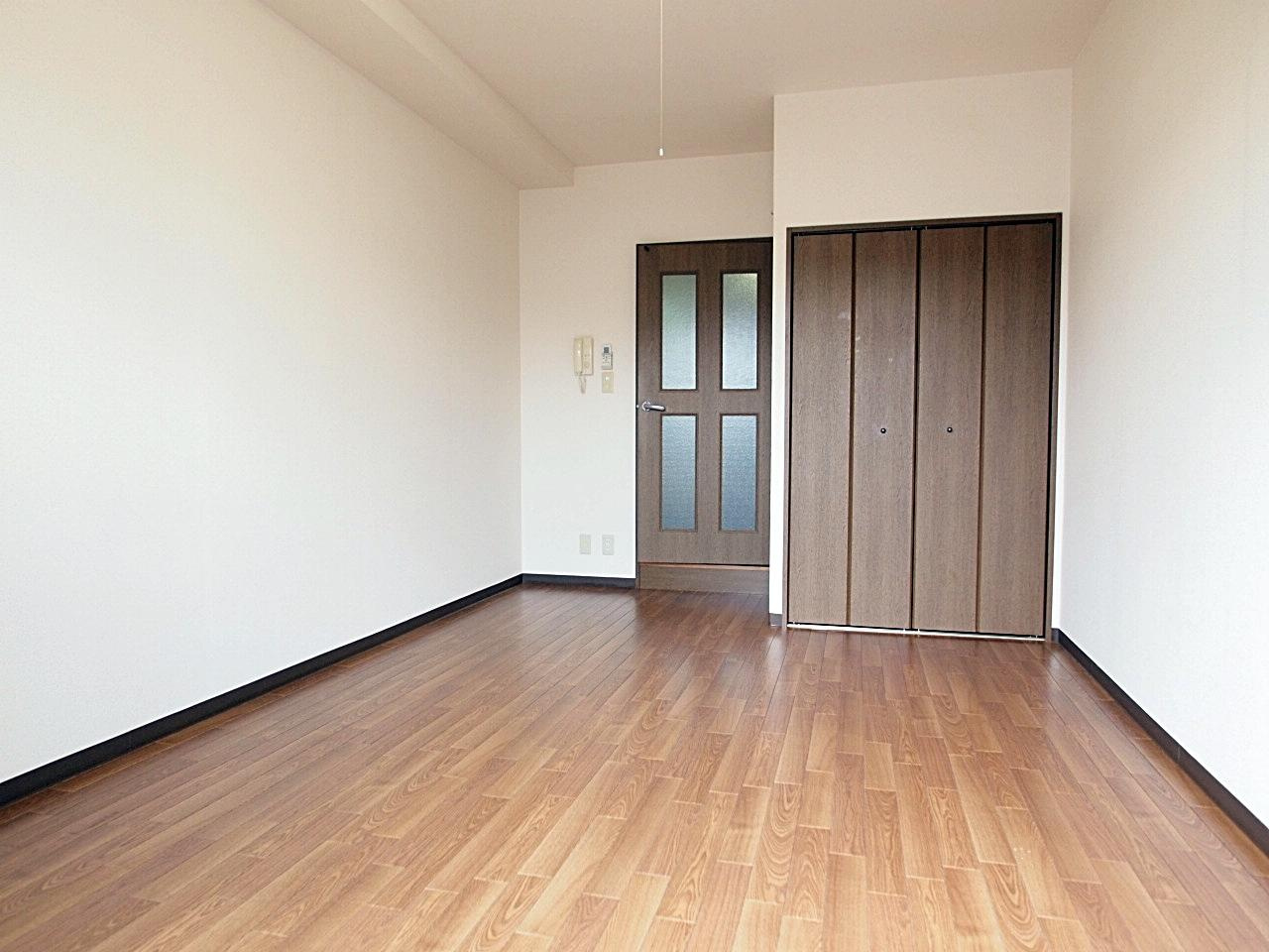 ラフィーネ北島の居間・リビング