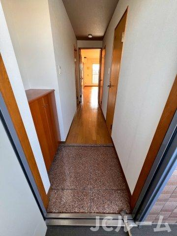 プランドール鴨島の玄関