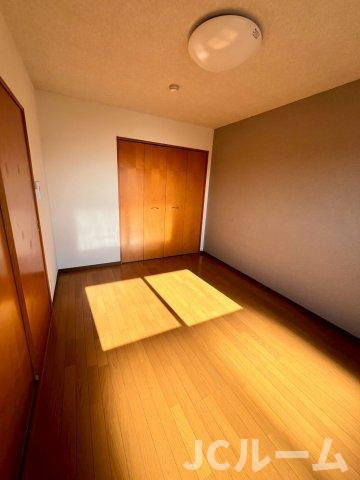 プランドール鴨島の洋室