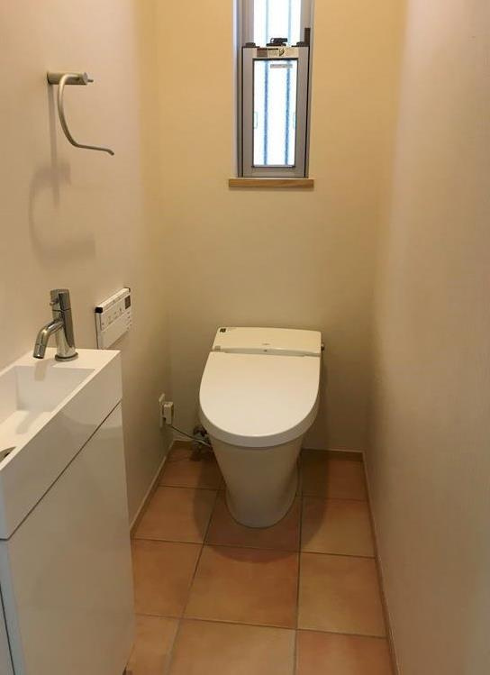 高円寺南戸建のトイレ