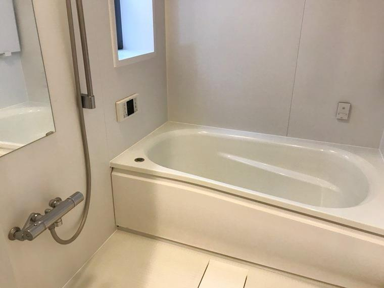 高円寺南戸建の浴室