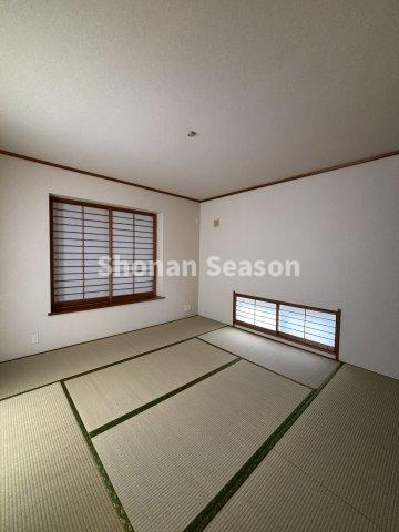 【現地画像あり】平塚市めぐみが丘1丁目　中古戸建　69.13坪の和室|調湿効果が高く、育児・家事・客間に汎用性高い柔らかな畳の和室◎