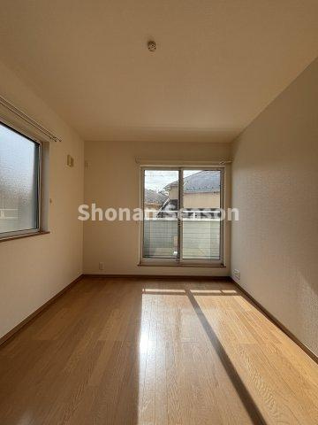 【洋室】 | 現況：空家　内見ご希望の際は、お気軽にお問合せ下さいね♪