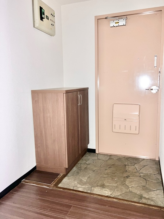 津田沼第１ファミリーマンションの玄関