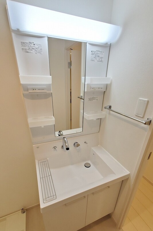 リブリ・三軒茶屋の洗面所|明るい洗面所です