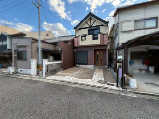 【外観】 | 神保通　中古戸建 | クロス張替えますよ！綺麗な壁で室内が明るくなりますね！爽やかな気分でお過ごしいただけますよ♪