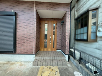 【エントランス】 | 神保通　中古戸建 | 【トイレ新調】温水洗浄便座ですので、寒い日も温かい便座で安心して使用していただけますよ！