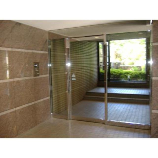 第五寿美家ビルのエントランス|ゆとりのあるエントランスです