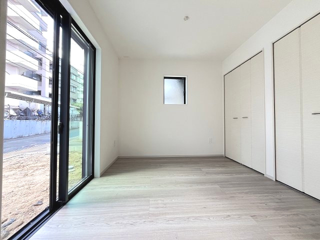 【洋室】 | 糟屋郡篠栗町中央6丁目2期　1号棟（全3棟）【仲介手数料無料・0円】 | 施工例。施工例は完成時と異なる場合があります。