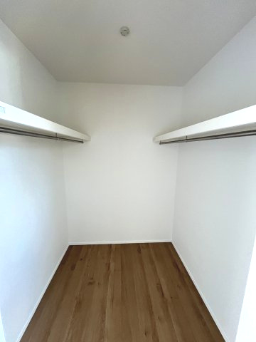 【収納】 | 糟屋郡篠栗町中央6丁目2期　1号棟（全3棟）【仲介手数料無料・0円】 | 現地写真。ウォークインクローゼットです。