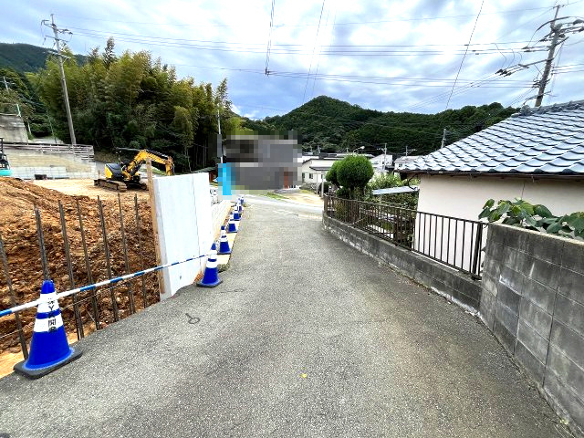 【その他】 | 糟屋郡篠栗町中央6丁目2期　1号棟（全3棟）【仲介手数料無料・0円】 | 現地写真。前面道路です。