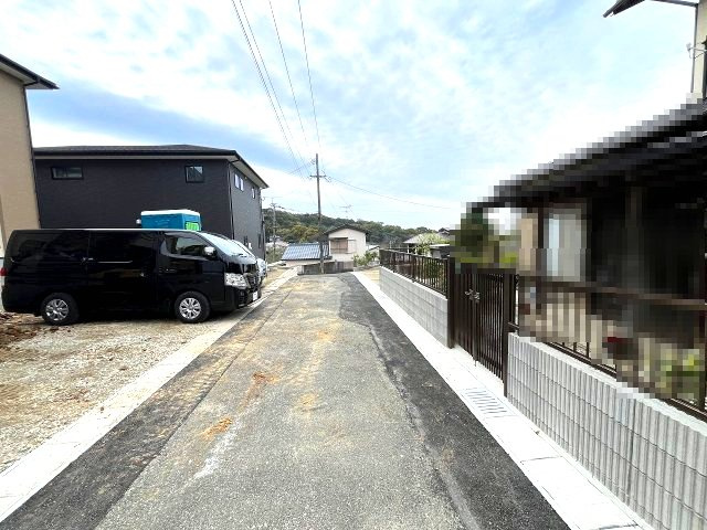 【その他】 | 糟屋郡篠栗町中央6丁目2期　1号棟（全3棟）【仲介手数料無料・0円】 | 現地写真。前面道路です。