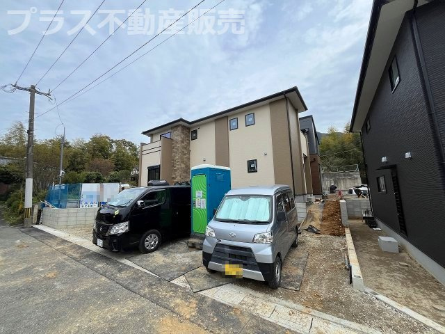 【外観】 | 糟屋郡篠栗町中央6丁目2期　1号棟（全3棟）【仲介手数料無料・0円】 | 現地写真。プラス不動産販売なら、現場の全ての棟をまとめてご見学頂けます。