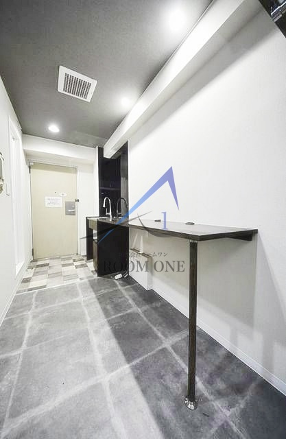 ウエストインパート１８の居間・リビング|洋室のお部屋です。