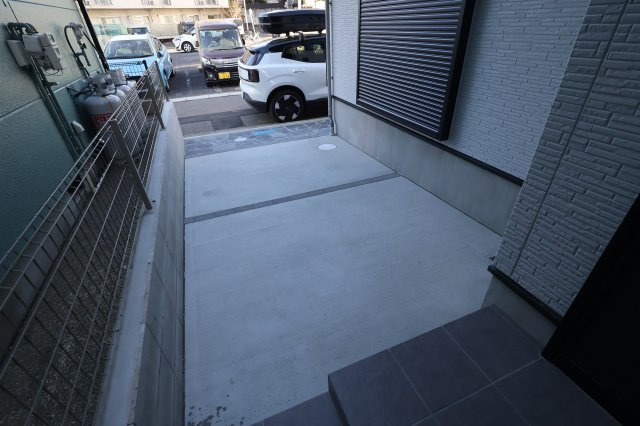 《仲介手数料無料》緑区東浦和３丁目3-14(全1戸)新築一戸建てミラスモの駐車場