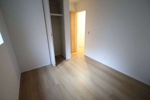 《仲介手数料無料》緑区東浦和３丁目3-14(全1戸)新築一戸建てミラスモの洋室