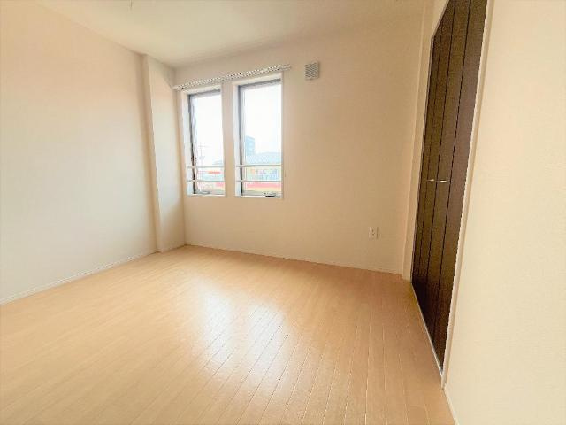 グランバージュ早水の寝室|北洋間5.9帖①