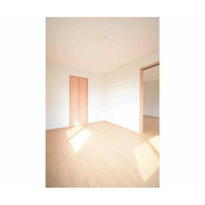 【寝室】 | ピュアメゾン | きれいなフローリング。