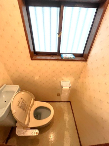 志木市柏町１丁目戸建のトイレ