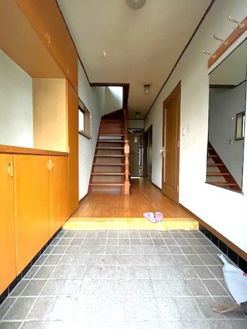 志木市柏町１丁目戸建の玄関