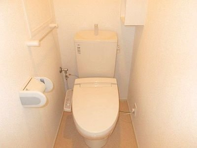 サンセール辻のトイレ|落ち着いた色調のトイレです