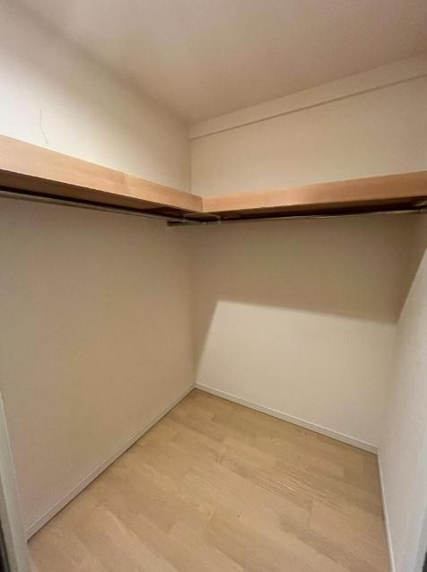 パークオアシスの収納|ウォークインクローゼット
■物件内覧・資金計画相談・住宅ローン相談、リフォーム相談、お問合せ受付中■
※当日・翌日のご内覧、ご相談はお電話でのお問合せがスムーズです！