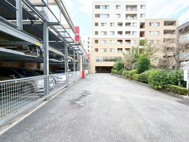 【駐車場】