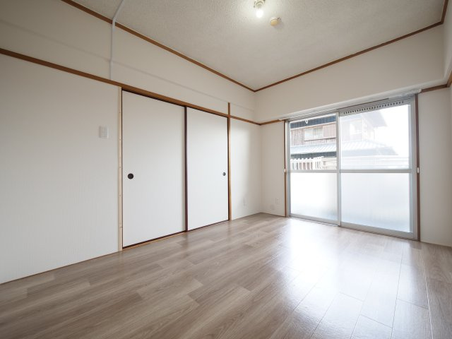 ハイデンス岡山の洋室