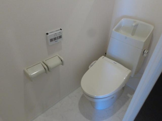 【トイレ】 | リヴィエム | ※同物件他部屋写真
反転の場合有