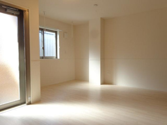 【居間・リビング】 | リヴィエム | ※同物件他部屋写真
反転の場合有